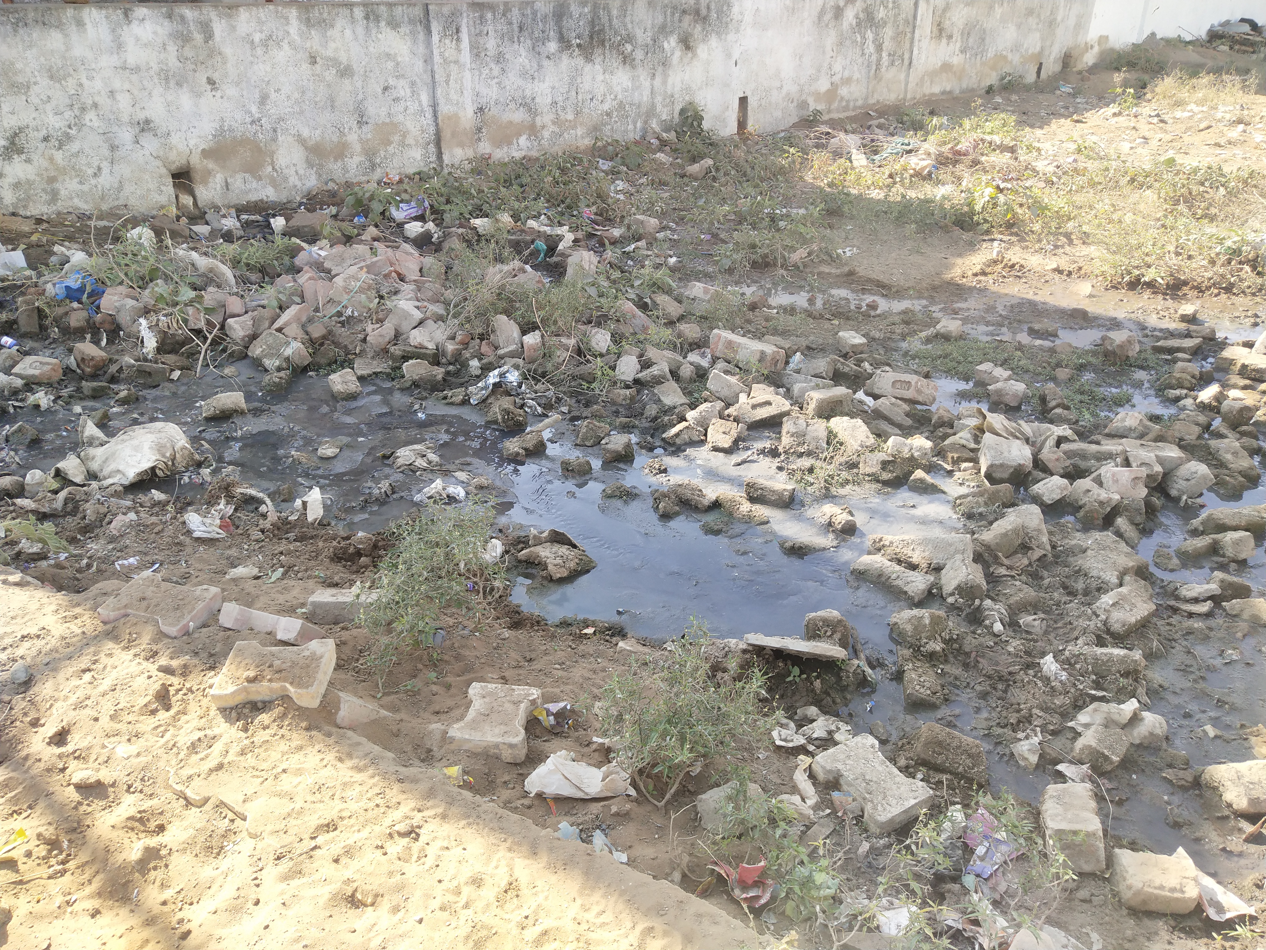 Banaskantha  district Gulbani Nagar area of Disa wrapped in dirt