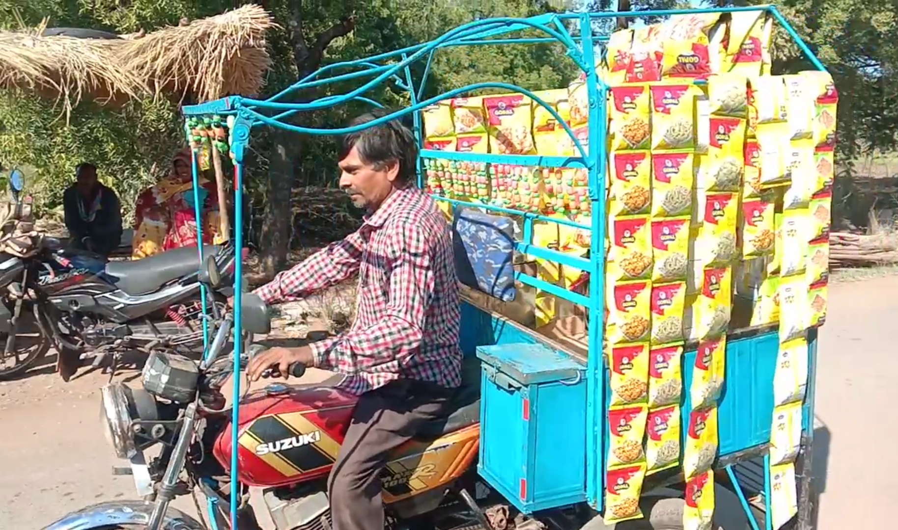 જાત મહેનત જીંદાબાદ : નસવાડી તાલુકાના વંકલા ગામના દિવ્યાંગે અનોખી ટ્રાઈ મોટરસાઇકલ બનાવી