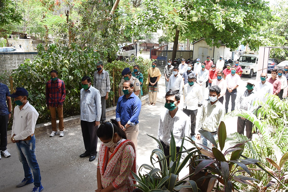 tribute of Dahod police for the death of corona Warrior of Ahmedabad