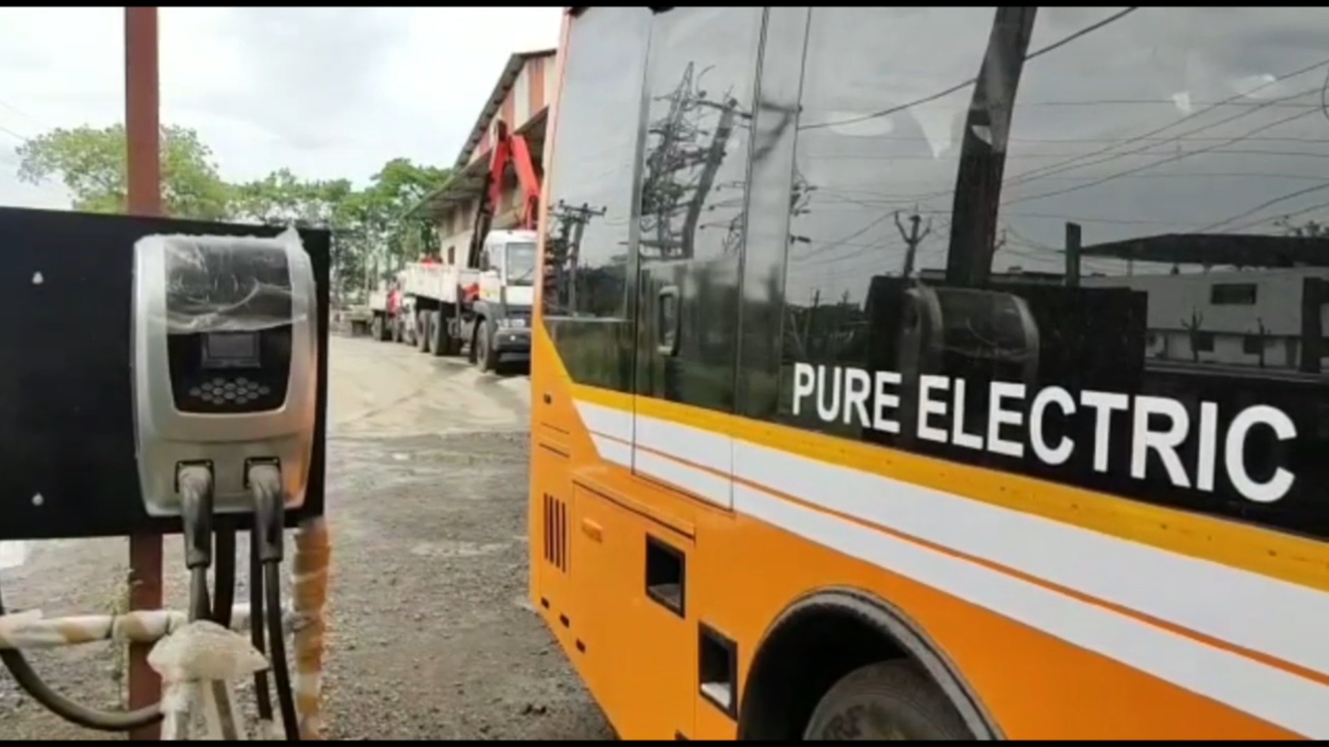 hut bus stand