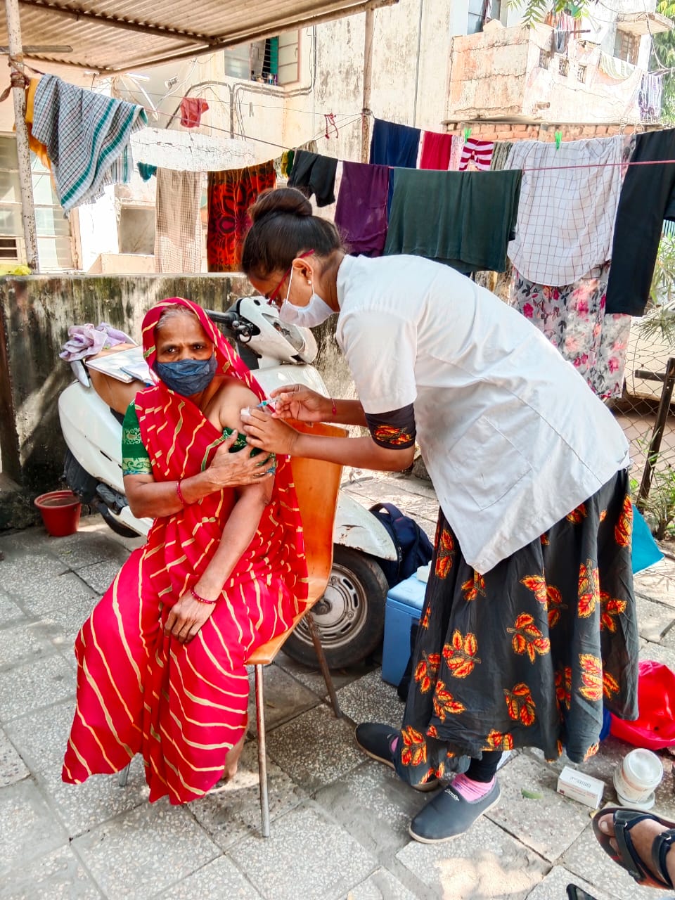 ઘરે ઘરે વેક્સિન