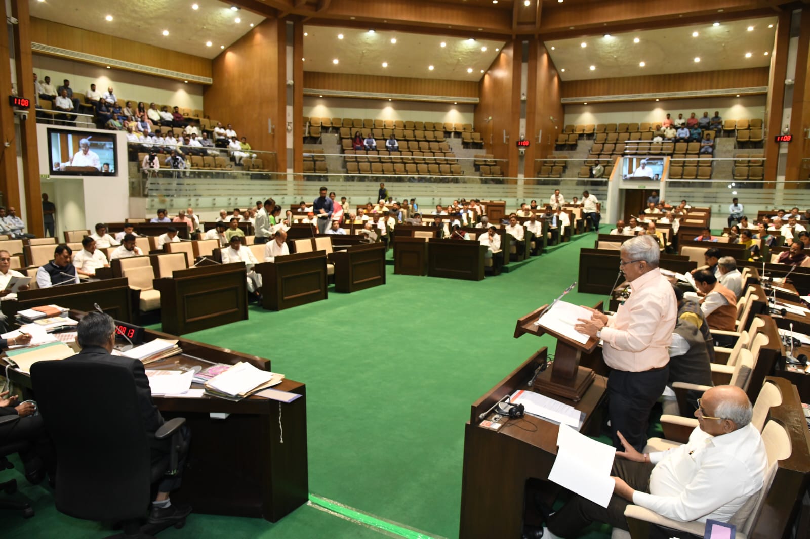 Gujarat Assembly Budget Session 85,780 crore loan at 5.39 to 7.29 for development work