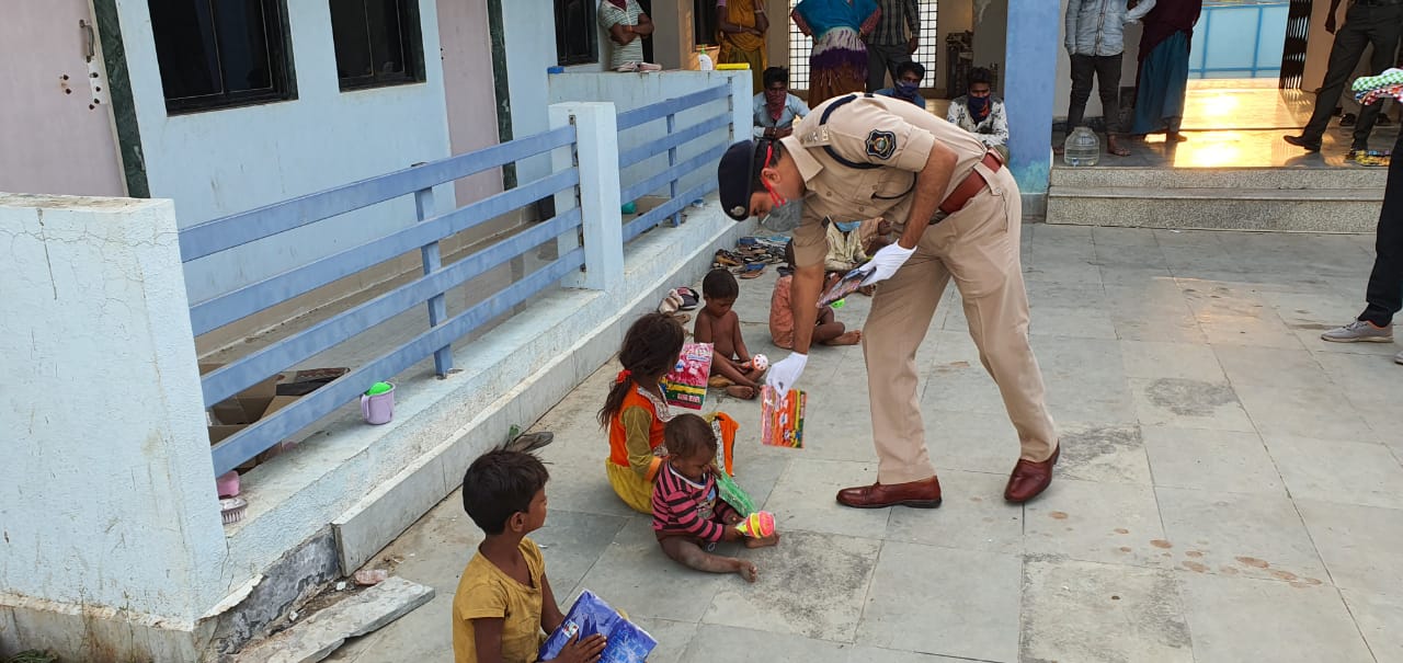 police help to shelter home