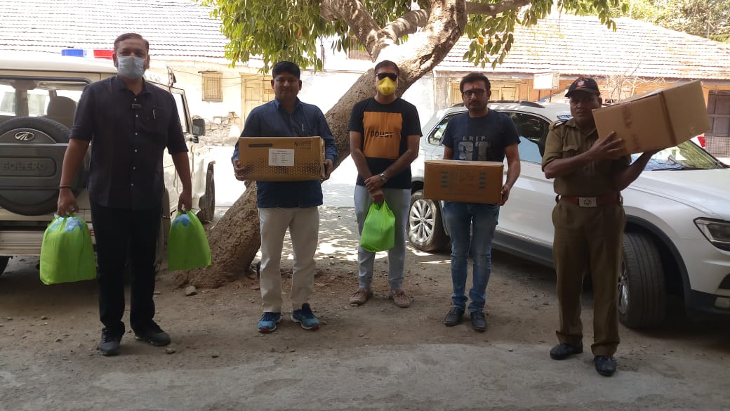 Mask-sanitizer was distributed to police officers in Jamnagar