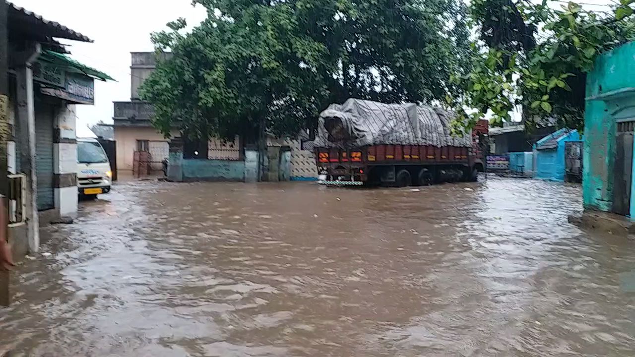 માંગરોળ શહેર જળબંબાકાર બની ગયુ