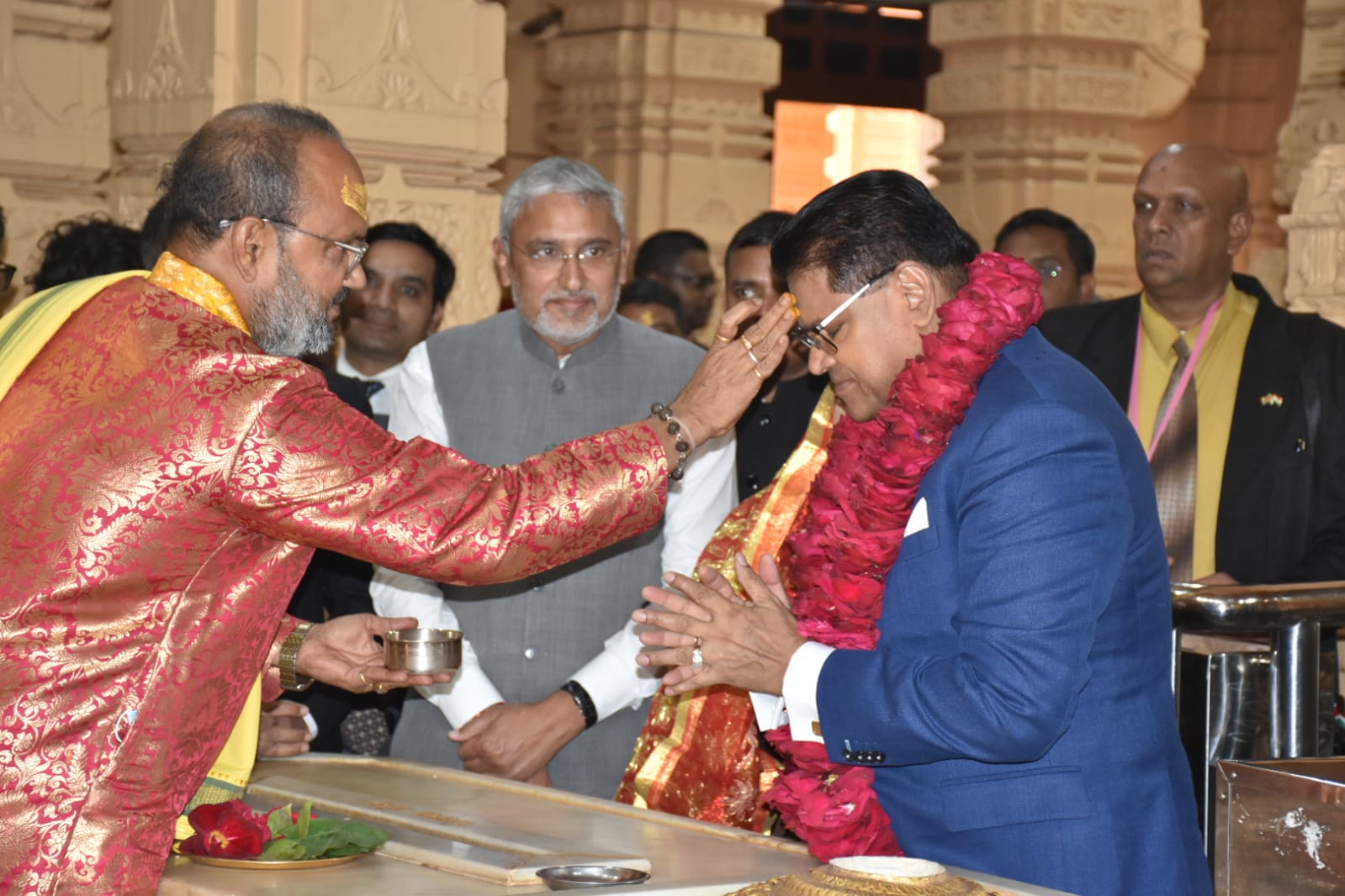 suriname-president-santokhi-couple-visited-somnath-mahadev