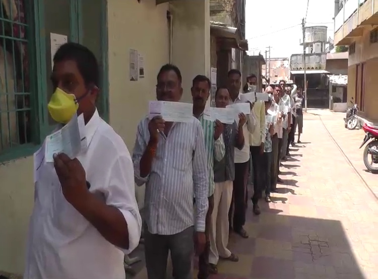 Farmers contributed 2 lakh to the Prime Minister's Relief Fund in Kheda