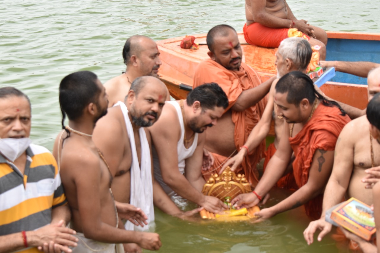 Jaljilani festival simply celebrated at Vadtal Swaminarayan temple