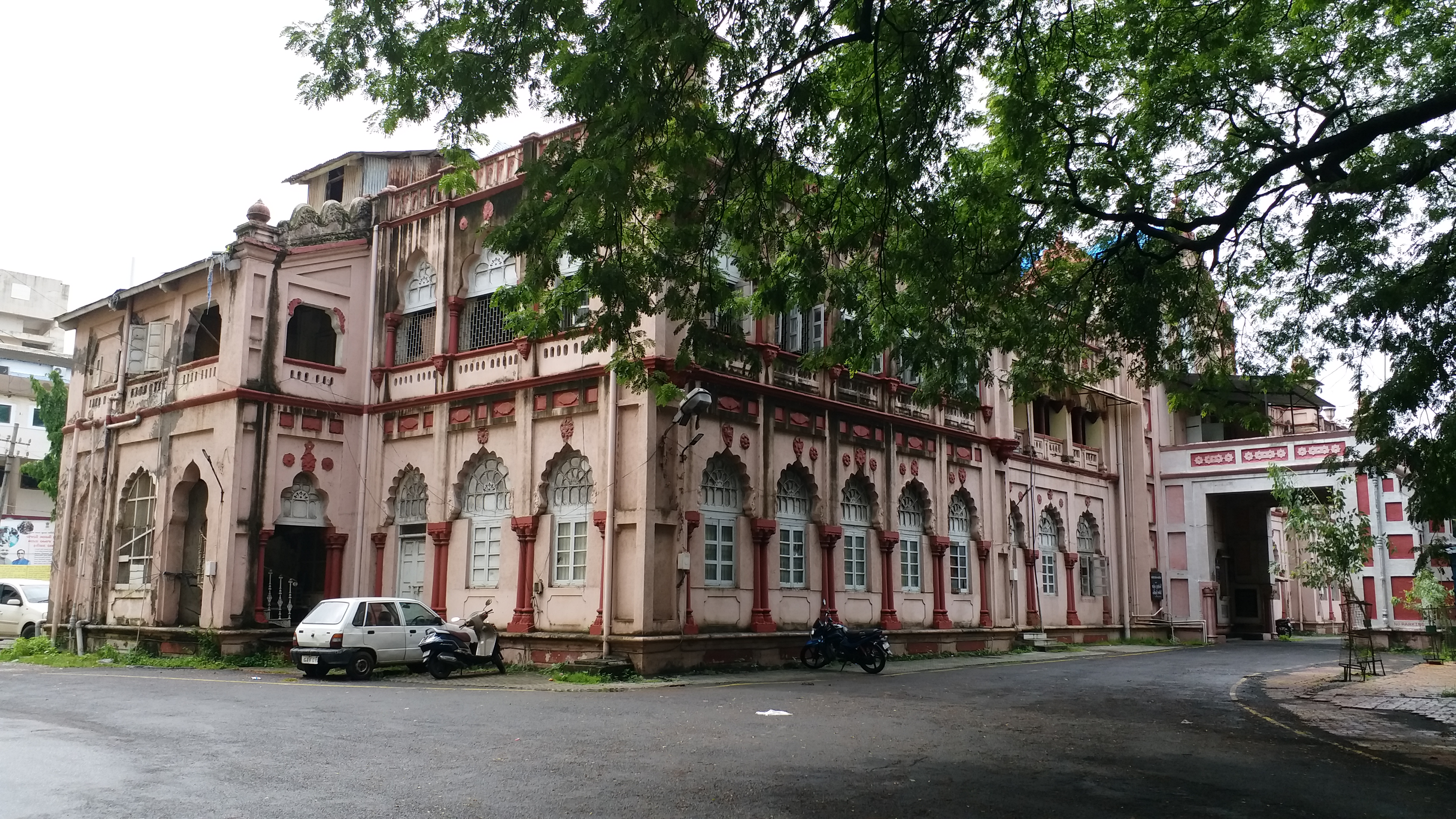 palace built in Gaikwadi Raj