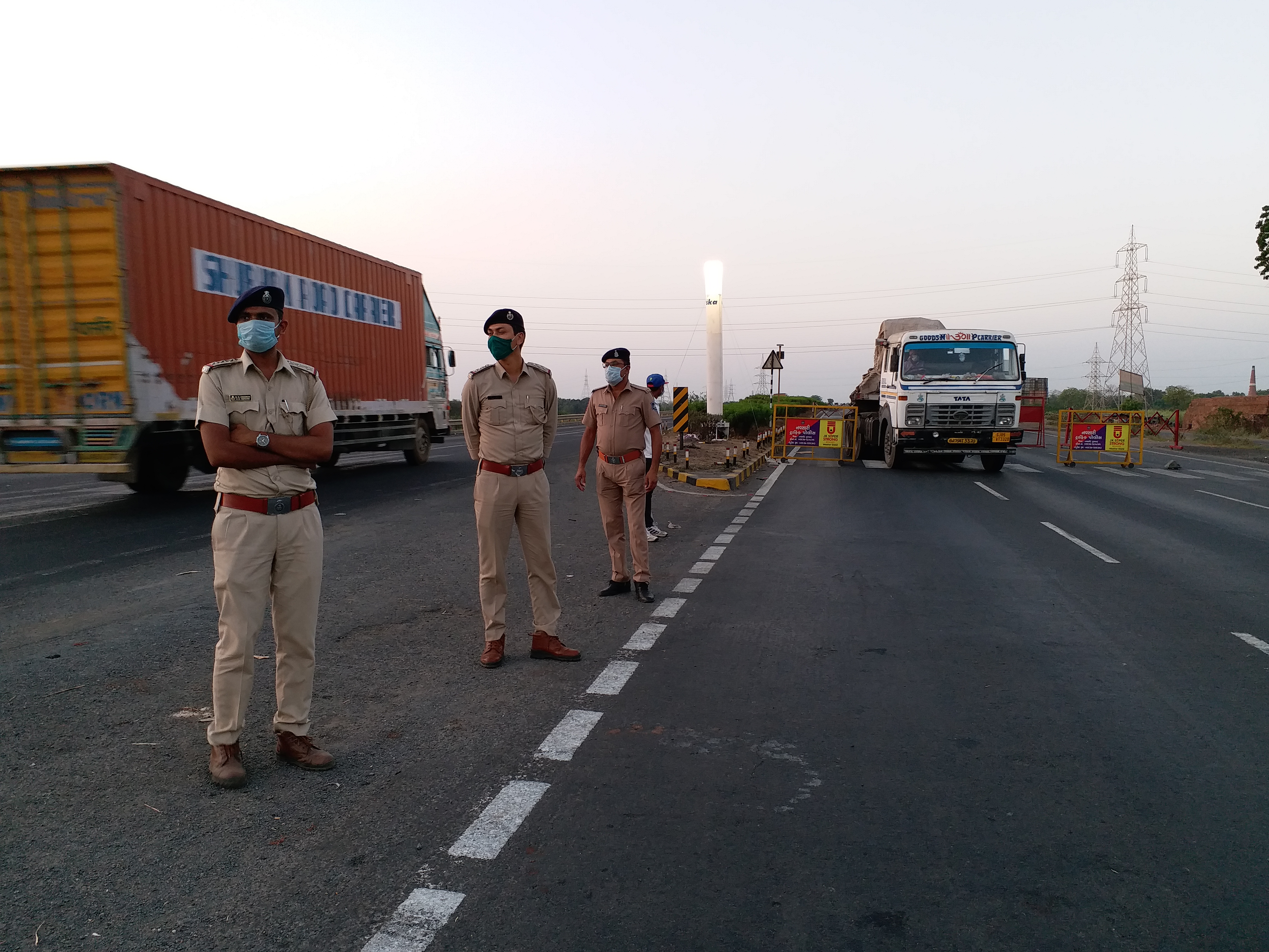 police helps odisha workers