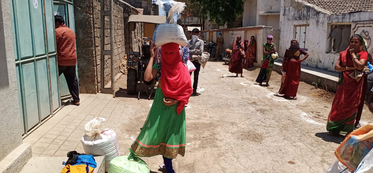 villagers collected more than 1500 kg of food grains in two months and distributed them to needy