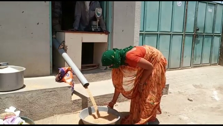 villagers collected more than 1500 kg of food grains in two months and distributed them to needy