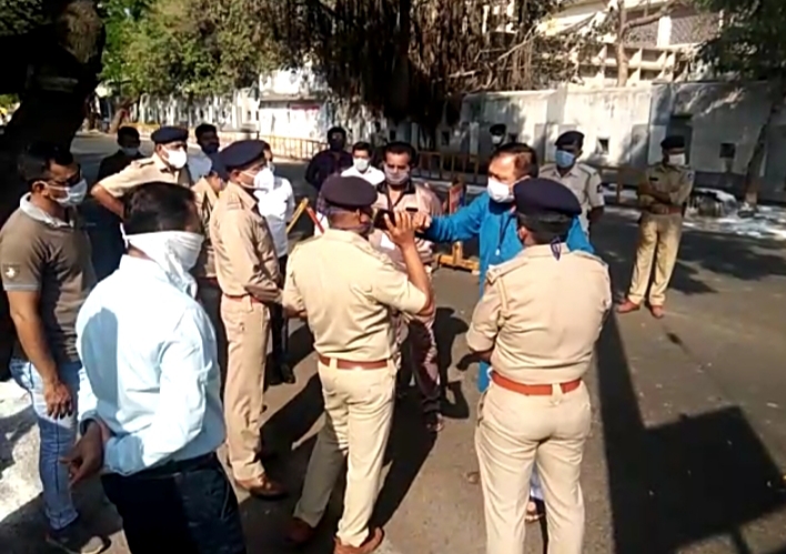 During the lockdown in Rajkot, the statue of Dr. Ambedkar was flowered