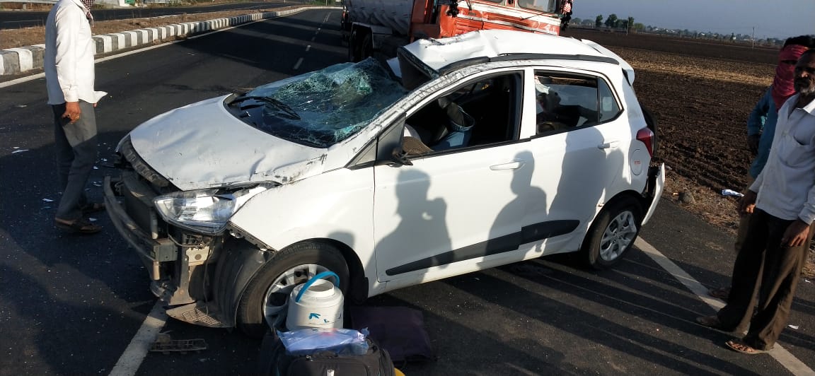 truck-car accident near Jangwad in Atkot