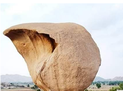 attraction of rare stone cliffs in Idar Fort