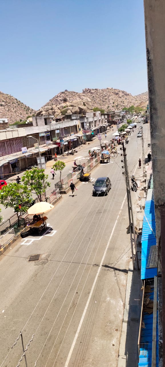 social distancing in vegetable market