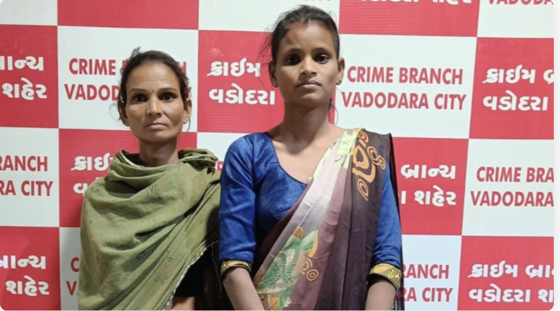 Vadodara Women steal passengers purses