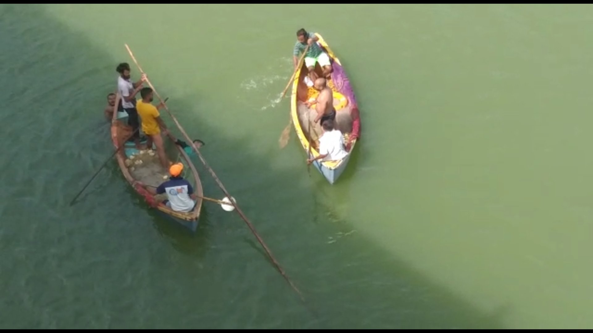 Valsadમાં નદીના Bridge ઉપરથી યુવકની મોતની છલાંગ