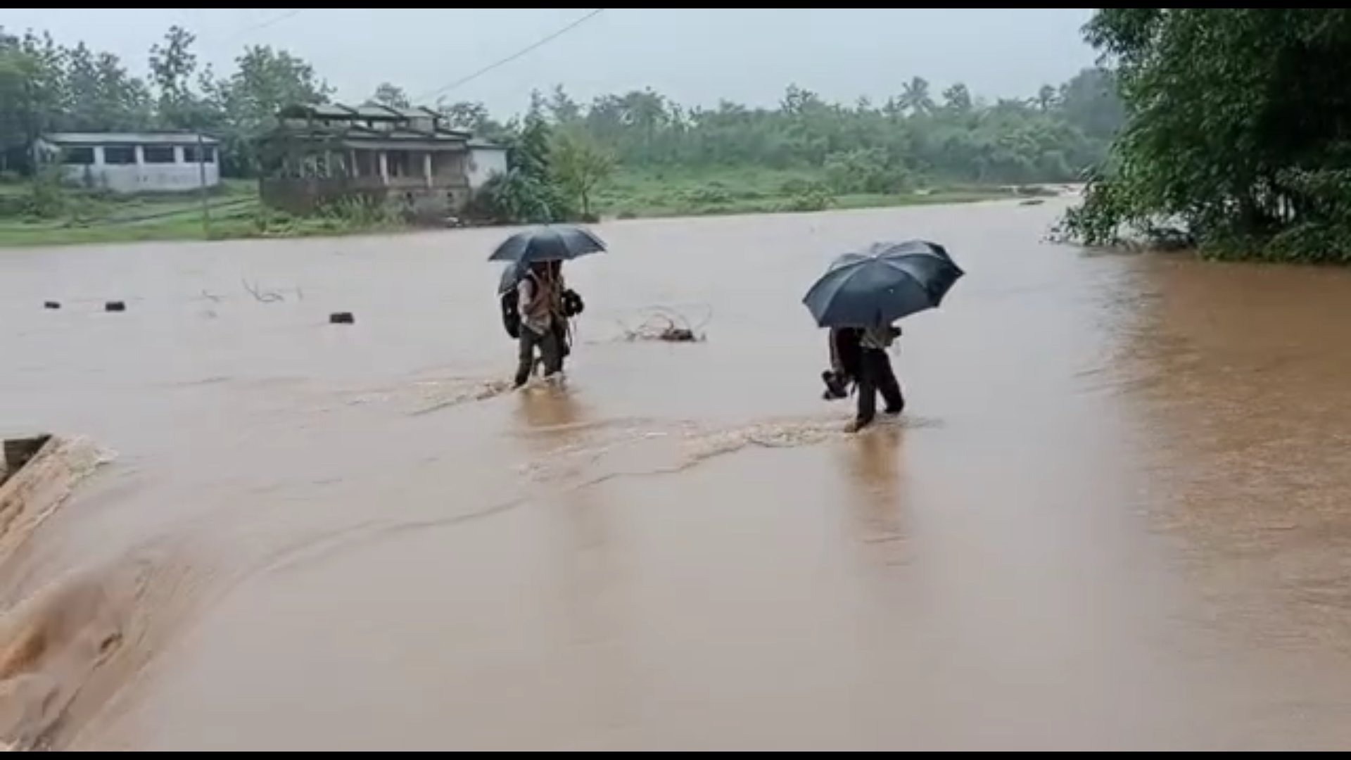 ચોમાસા દરમ્યાન લોકોને મુશ્કેલી