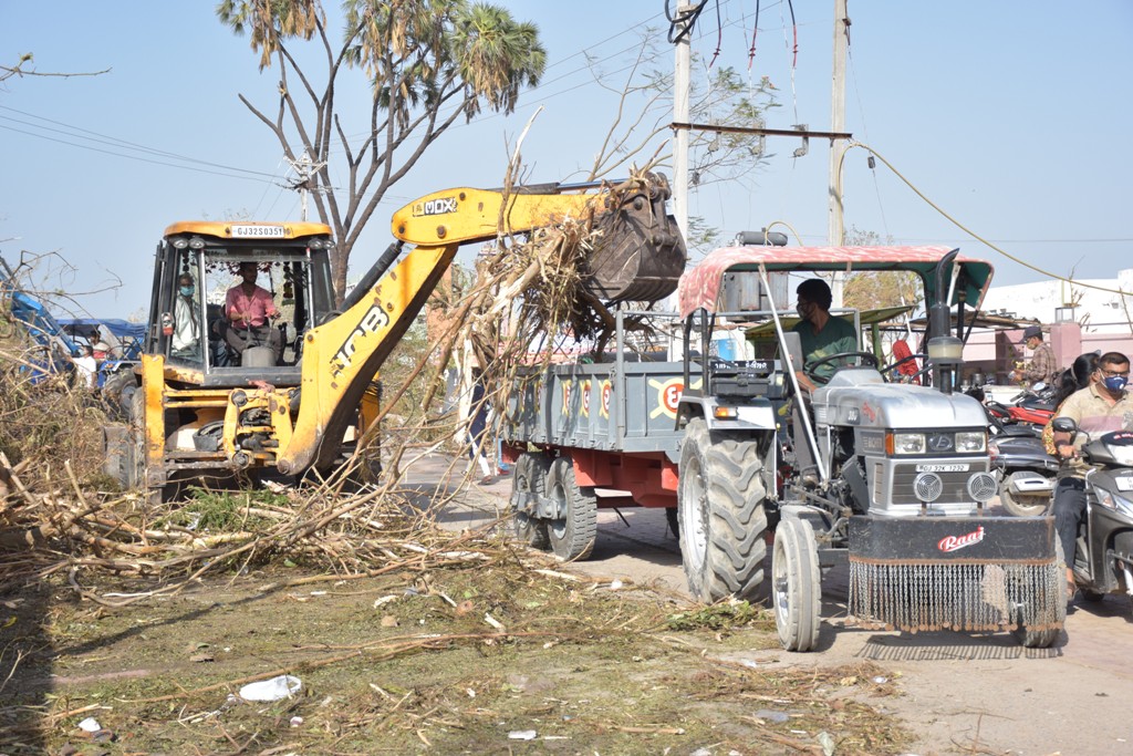 NDRF તેમજ SDRFના જવાનો