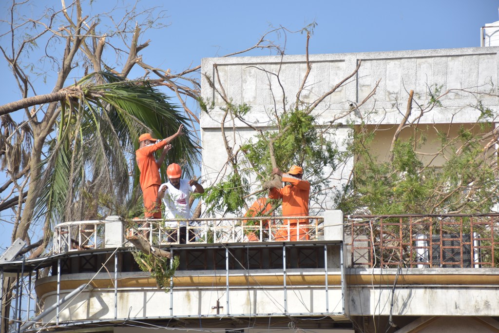 NDRF તેમજ SDRFના જવાનો