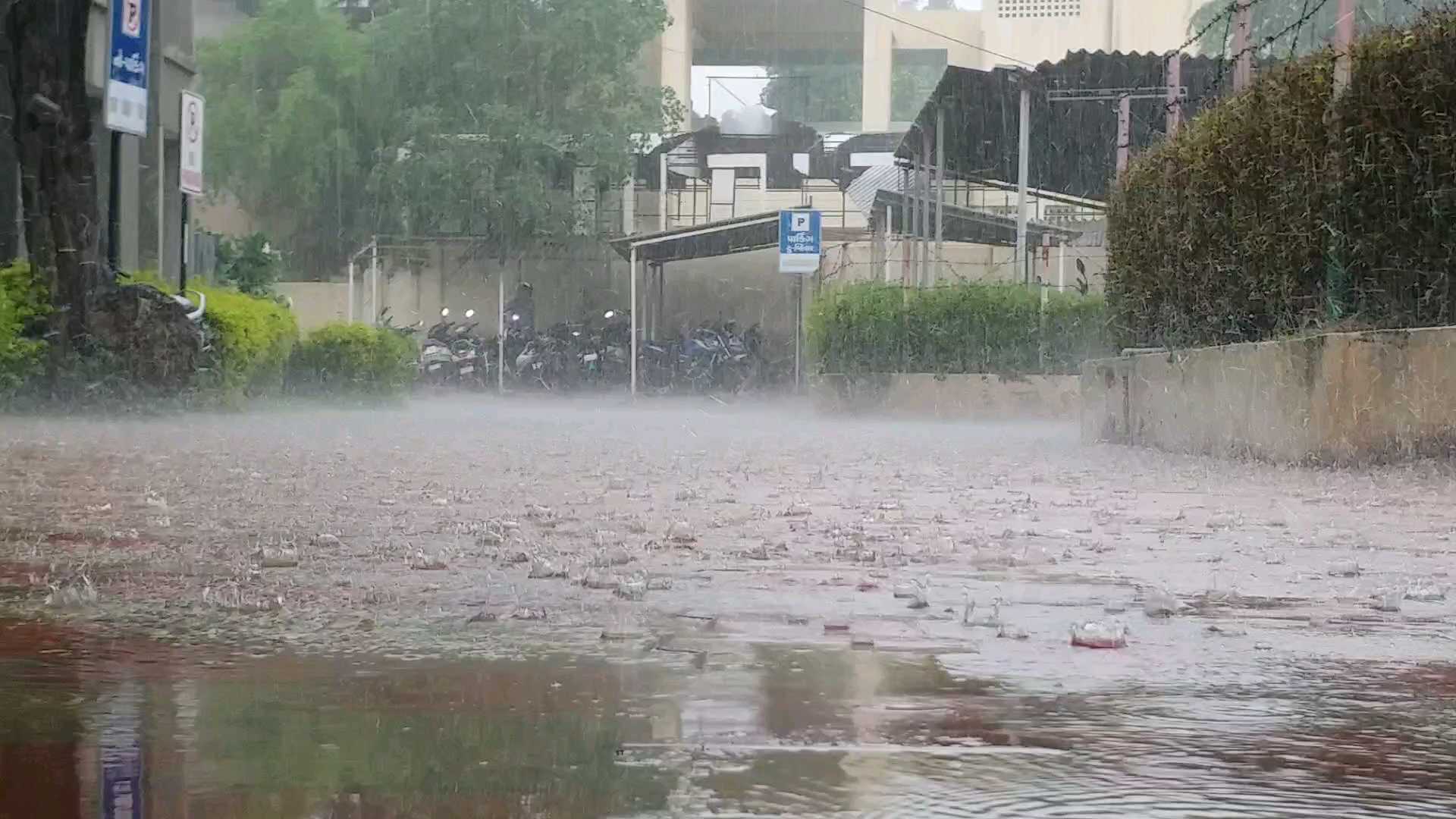 Gujarat: Heavy rainfall triggers severe waterlogging in parts of Kutch Bhuj