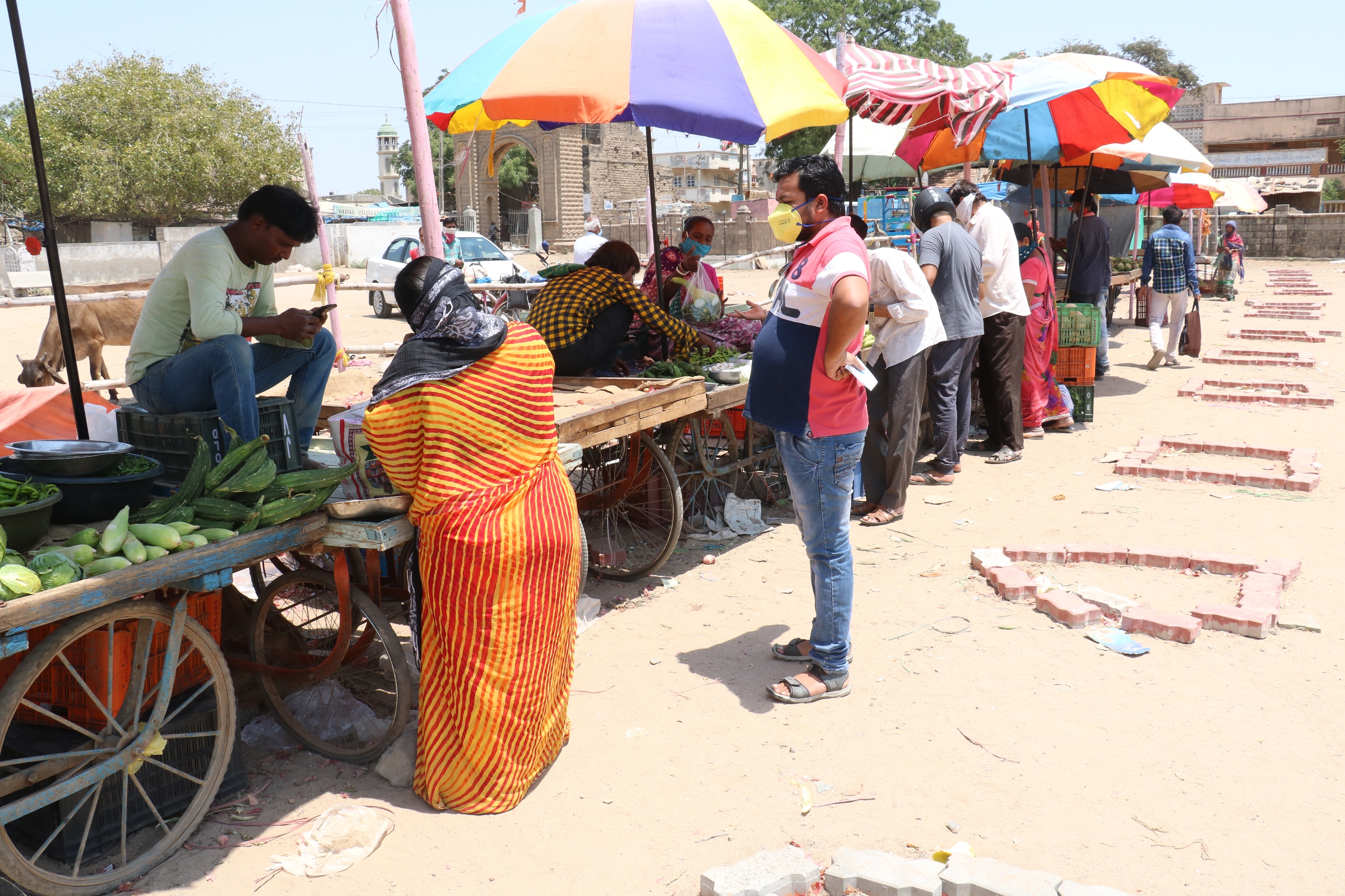 કચ્છના મુંન્દ્રામાં હંગામી શાક માર્કેટ