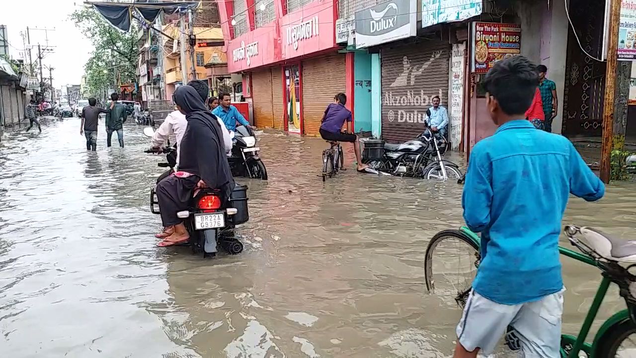 शहीद पार्क चौक की स्थिति