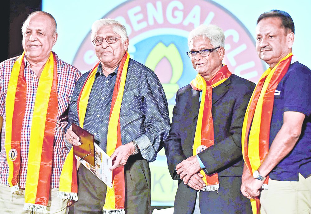 Chandan Banerjee, Chuni Goswami, Mohammed Habib and Sambaran Banerjee were being feliciated by East Bengal in Kolkata in 2015.