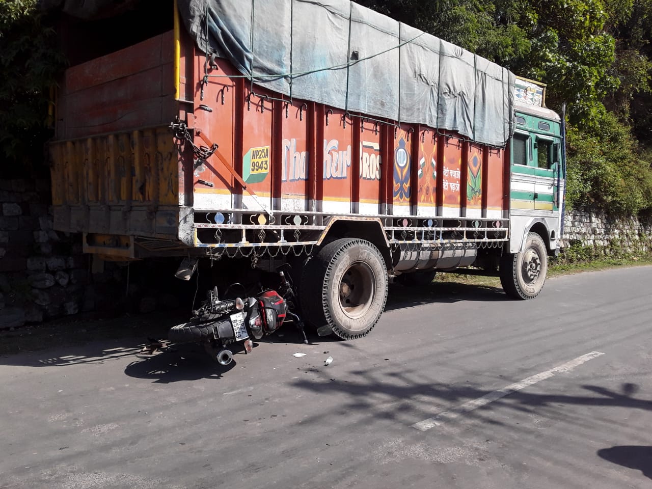 one people injured in bike accident in bilaspur