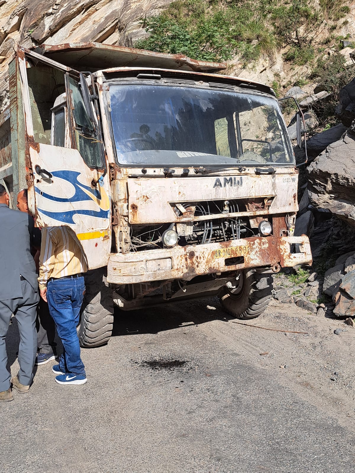 Traffic on Chamba-Bharmour NH.