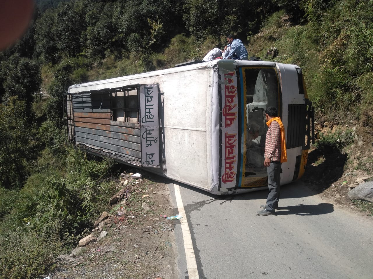 hrtc bus over turned on chamba jot road