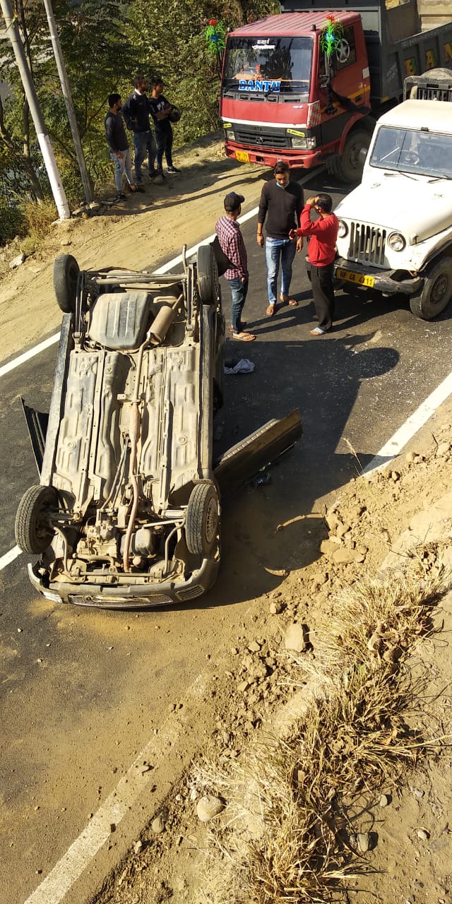 Pickup vehicle and car collision in Chamba