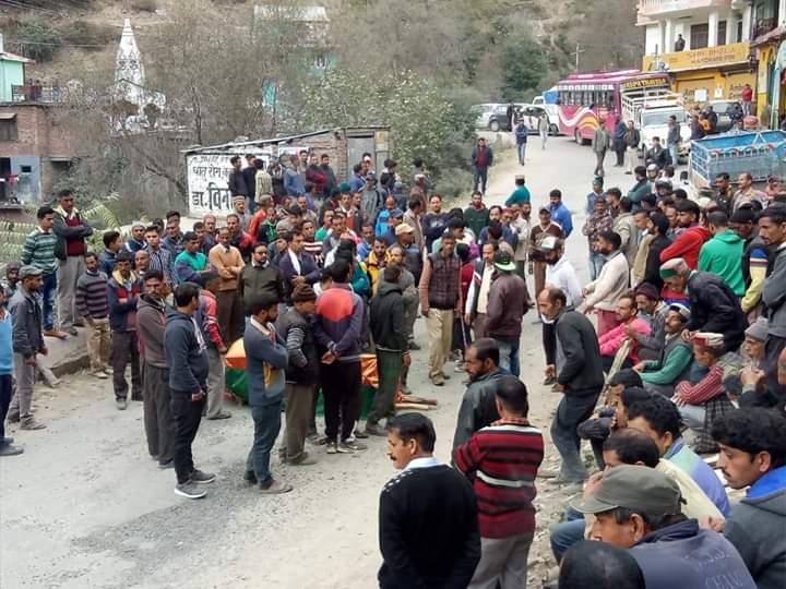 villagers protest in chamba