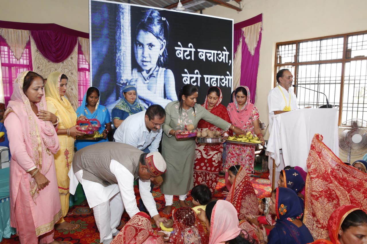 MLA Balbir Singh worshiped 151 girls in Amb