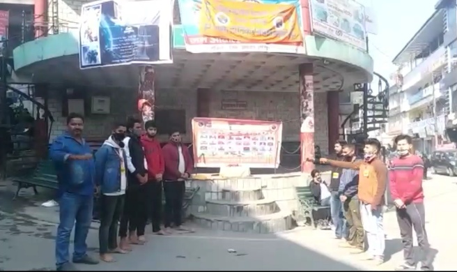 ABVP ने पुलवामा शहीदों को दी श्रद्धांजलि