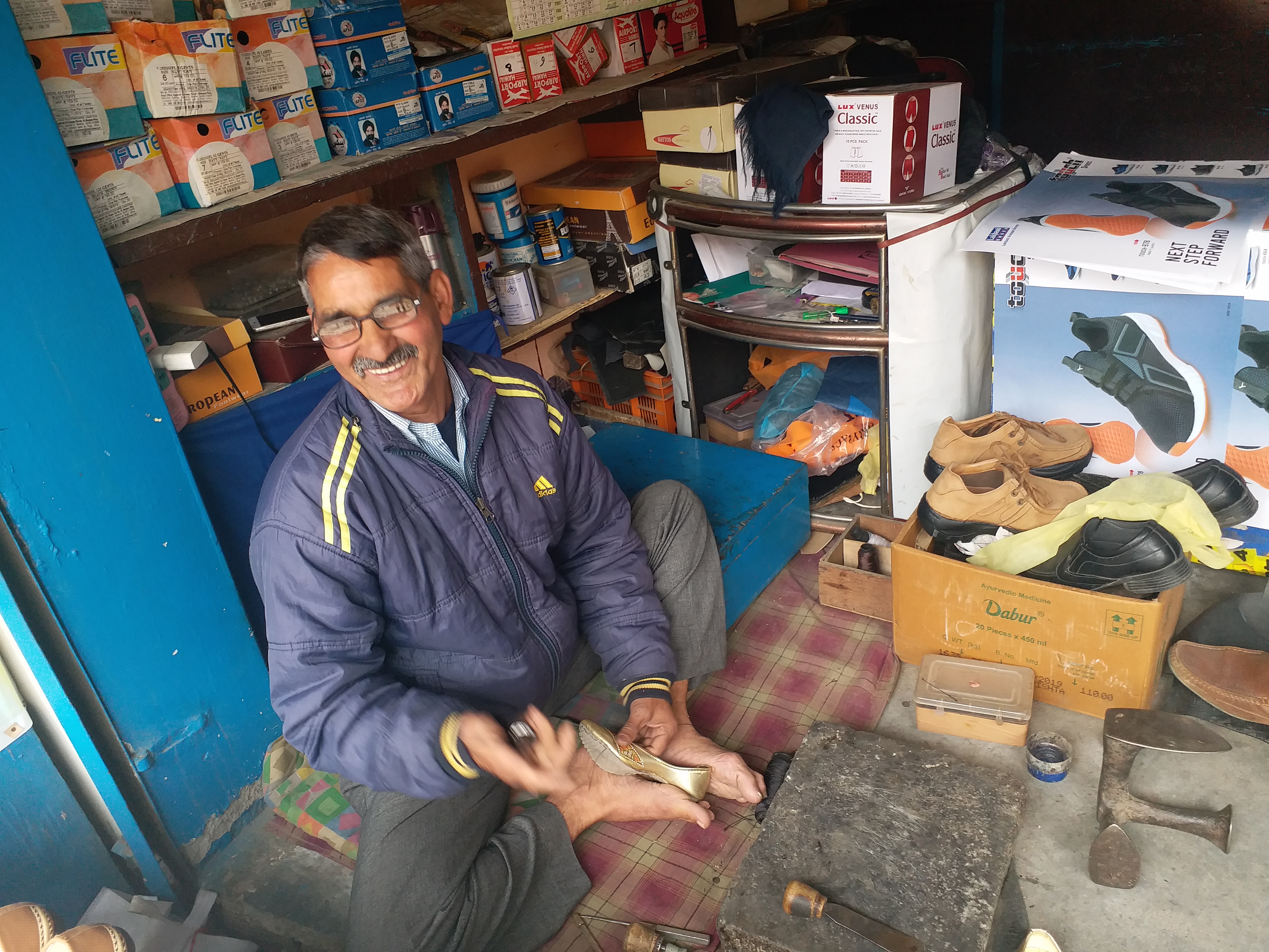 hockey-player-subhash-chand turned cobbler