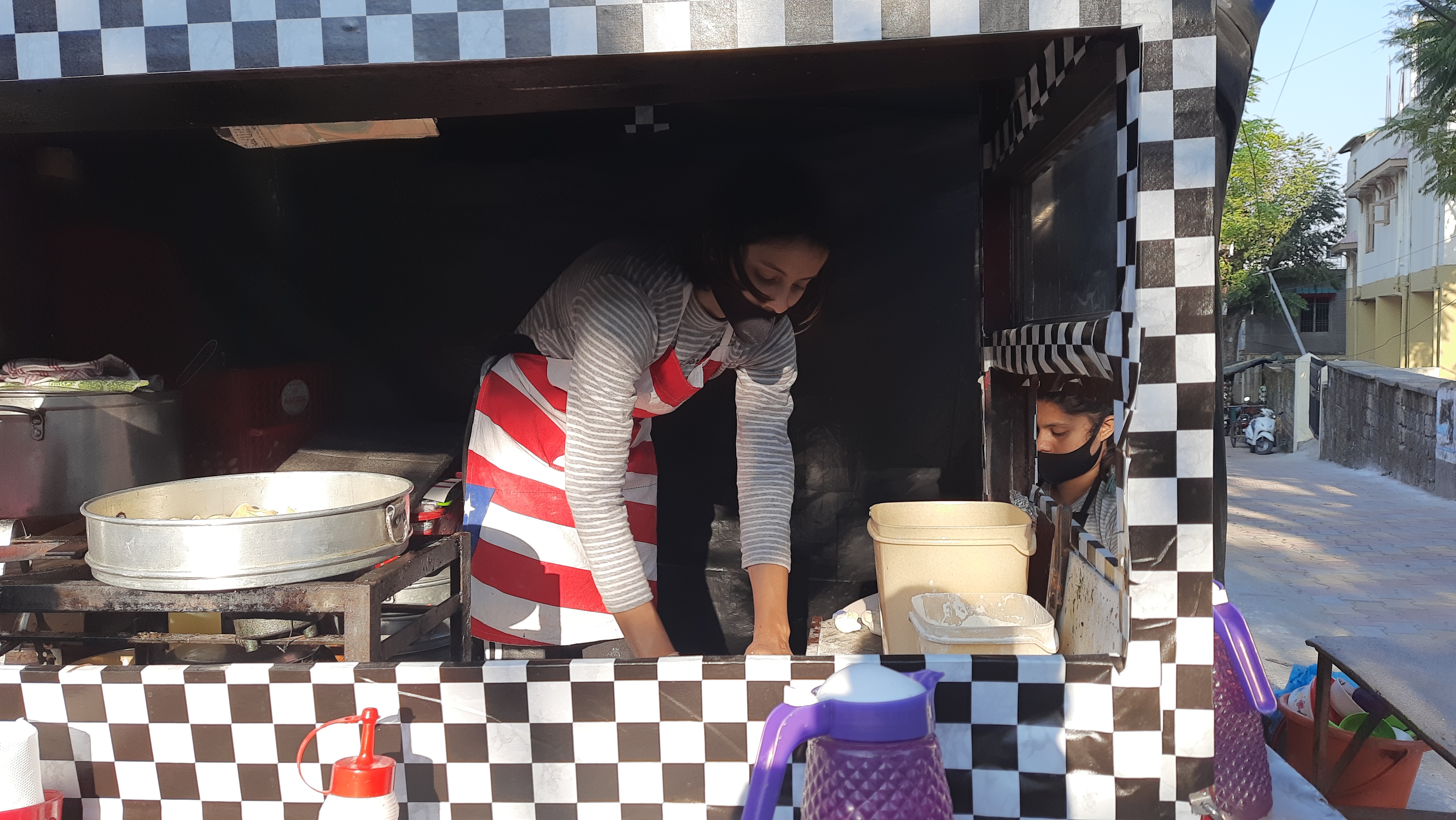 Hockey national player Neha Singh doing fish fry .