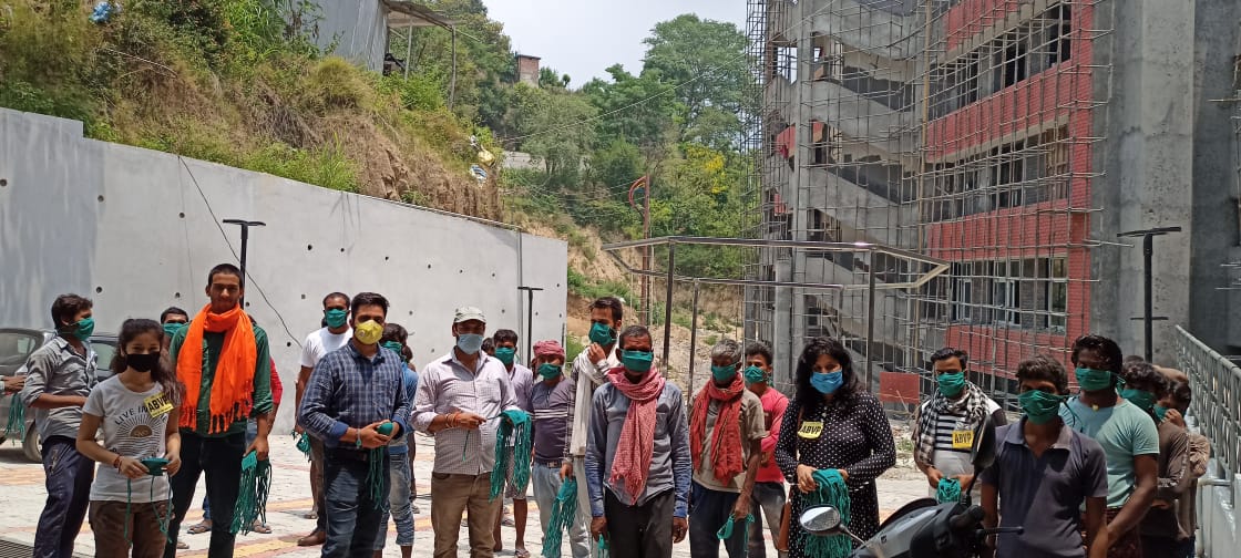 ABVP Hamirpur Unit distributed masks