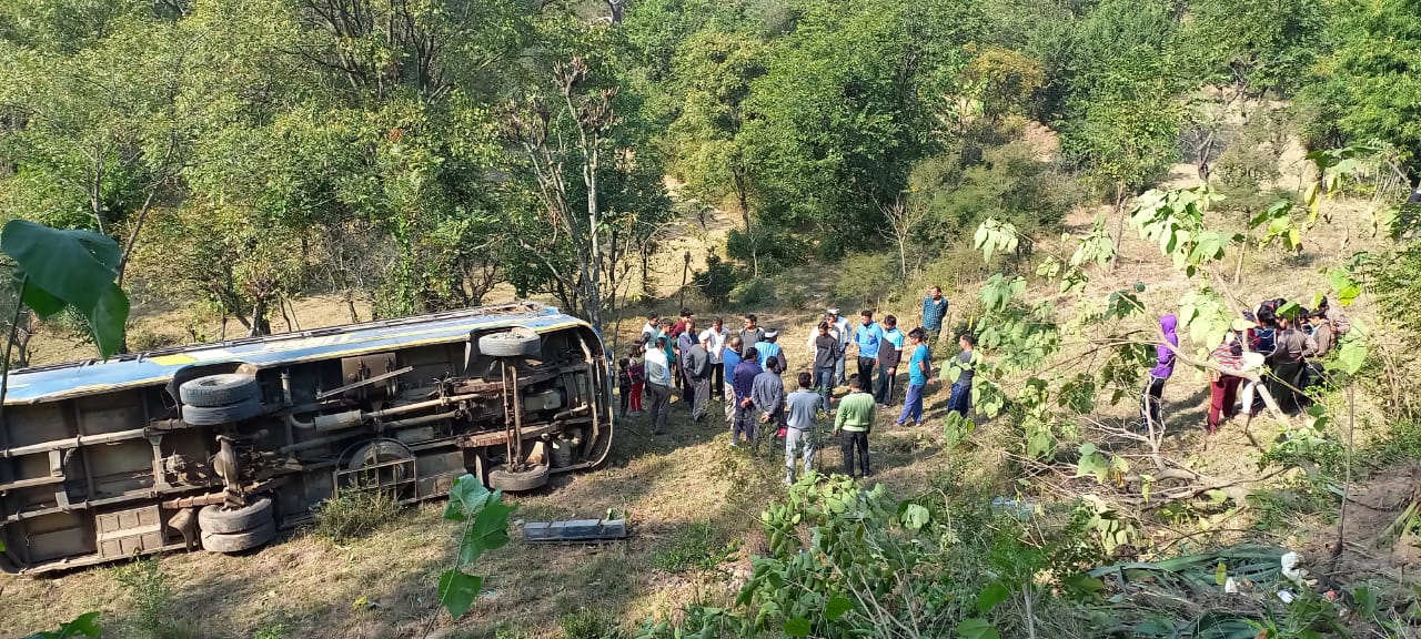 bus accident in hamirpur