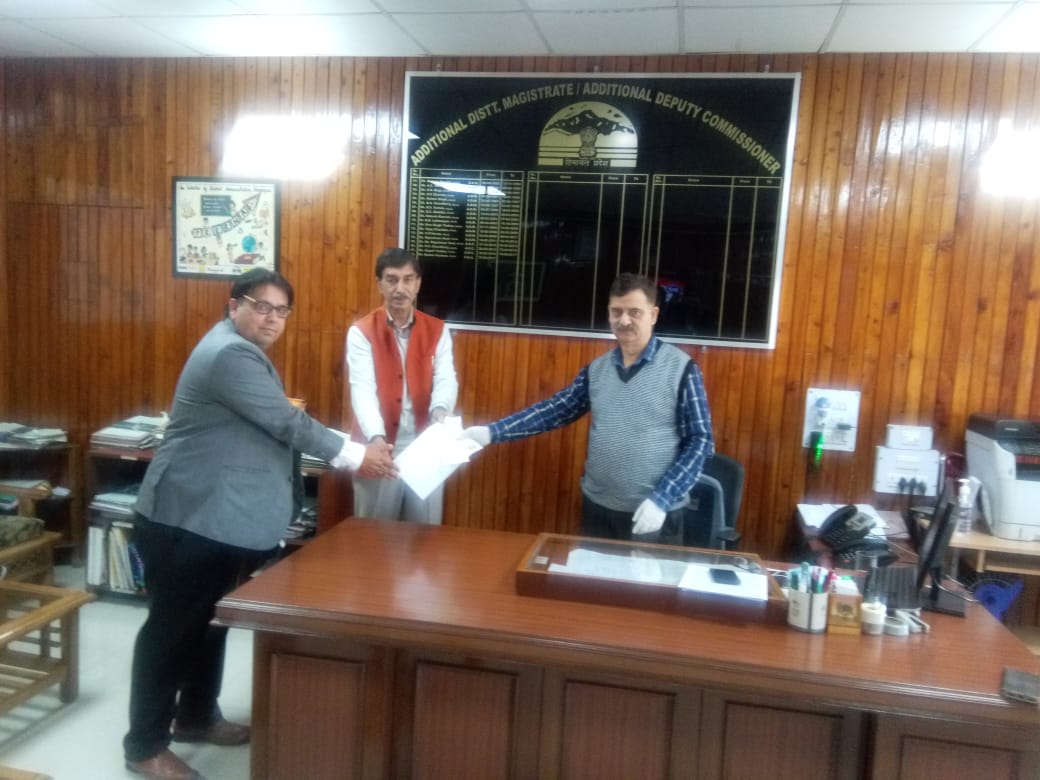 Career Point University Hamirpur gave 2 lakh rupees in CM Relief Fund, करियर प्वाइंट विश्वविद्यालय हमीरपुर ने सीएम रिलीफ फंड में दिए 2 लाख रूपये