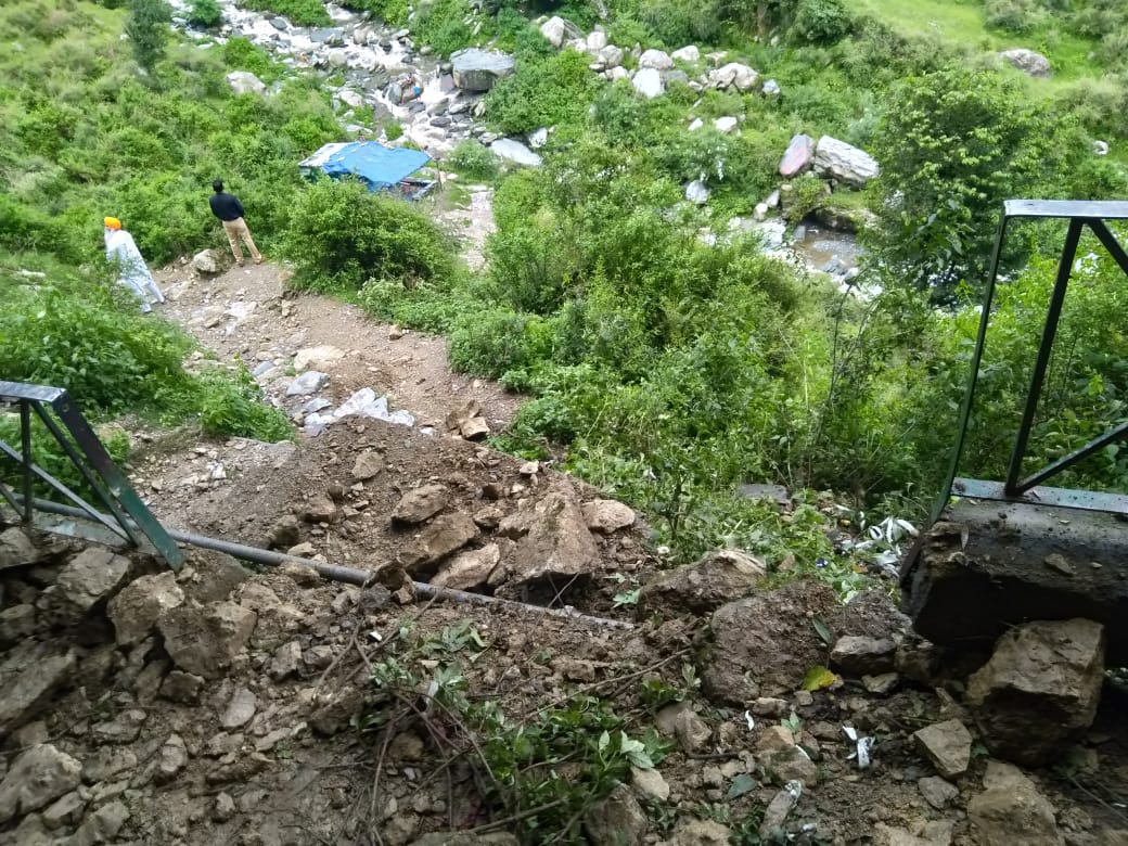 landslide in dharamsala