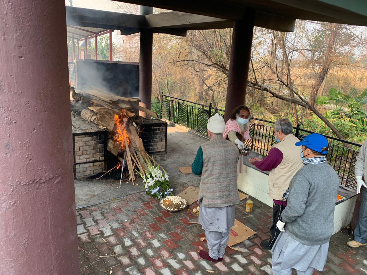 संतोष शैलजा का अंतिम संस्कार