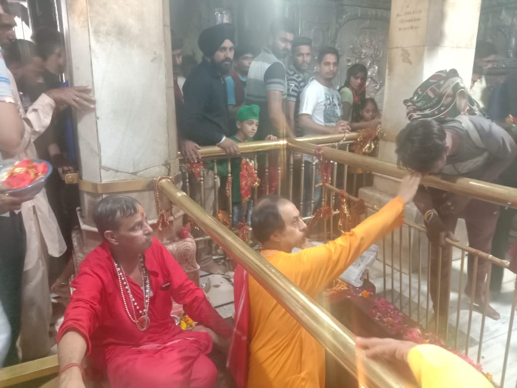 kangra, jawalamukhi, Navratri, Devotees, ज्वालामुखी, श्रावण अष्टमी, नवरात्रि, ज्वालामुखी, मां ज्वाला, ईटीवी भारत