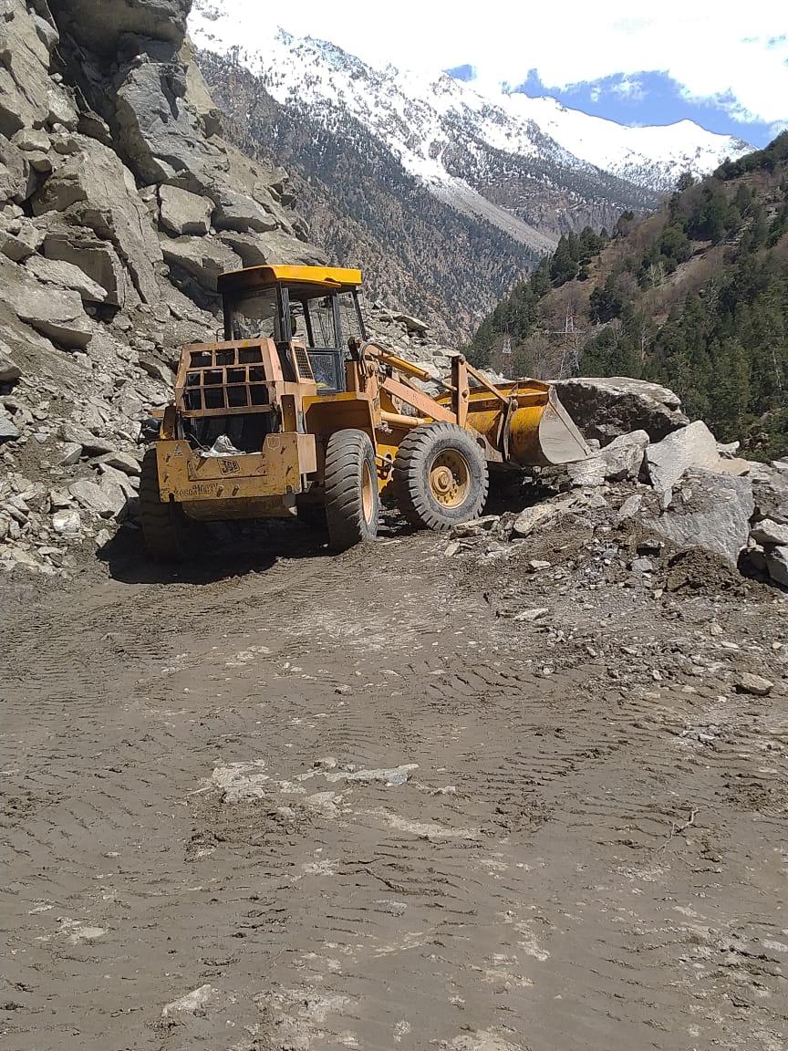 kinnaur bhagat nala NH 5 blocked due to landslide