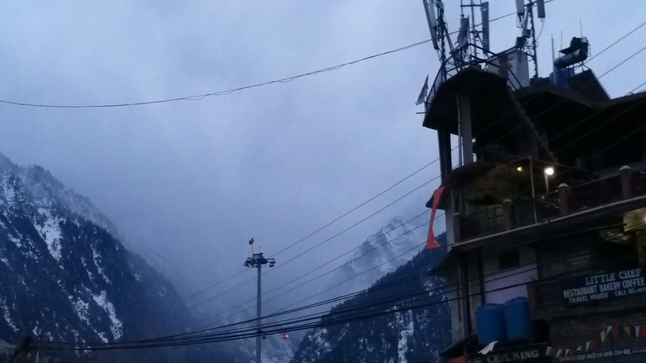 Snowfall again on the hills of Kinnaur, किन्नौर की पहाड़ियों पर फिर हुई बर्फबारी