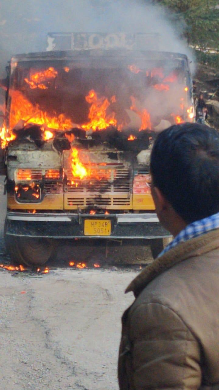 bus caught fire in Manikaran