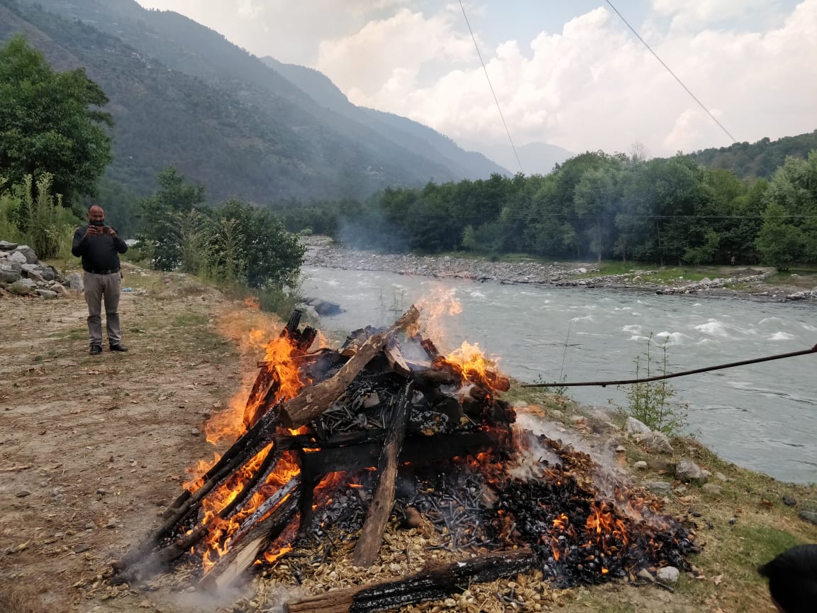 Police destroyed 73 kg of charas in Kullu