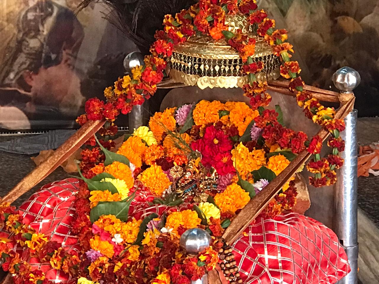 Lord Raghunath will be adorned 4 times a day for 6 days in kullu