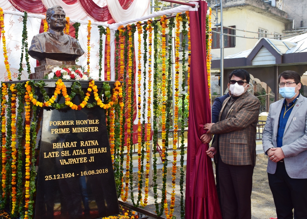 Late Atal Bihari Vajpayee statue Established in the premises of Atal Sadan in kullu